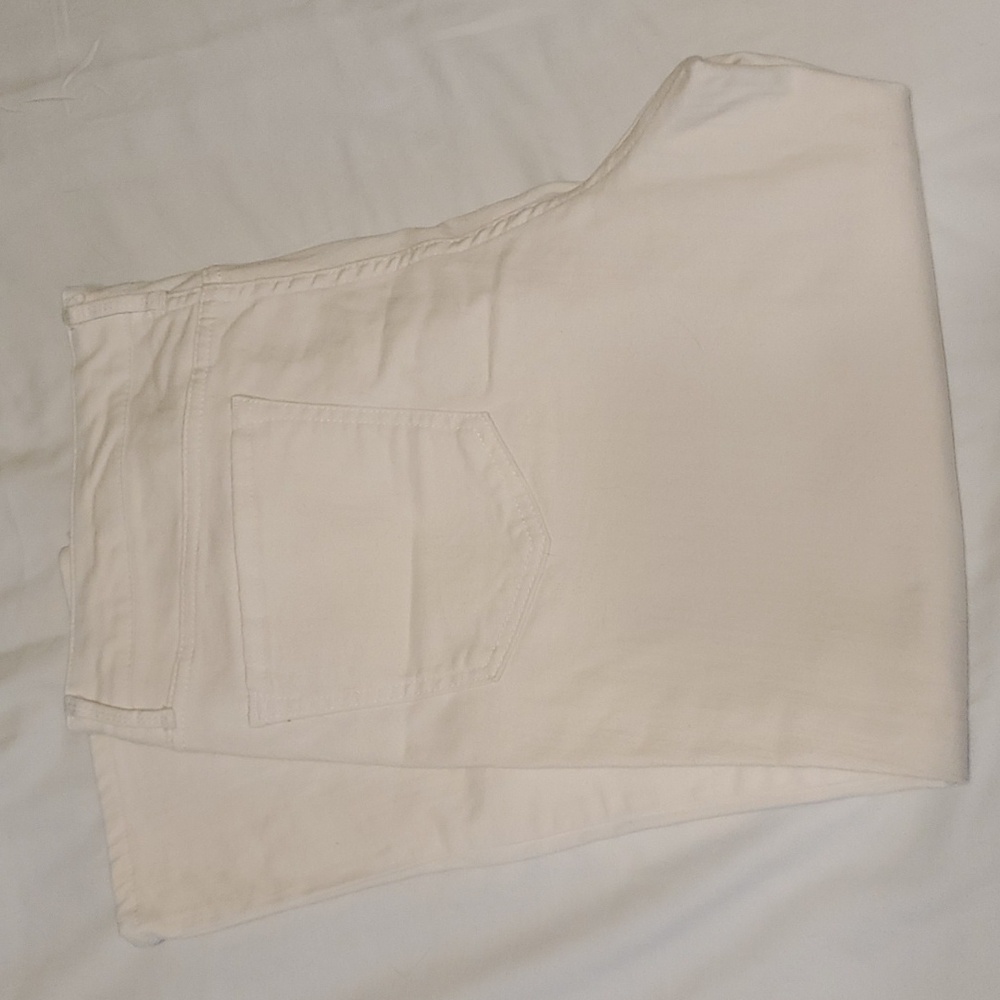 White denim capris by Ninewest size 16